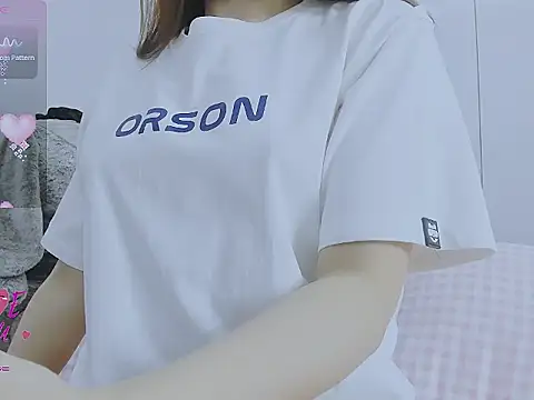 Snapshot of Linh_diudang chatting on 10.20.25 Linh diudang online show from 10.20.25