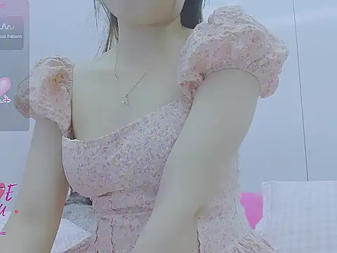 Snapshot of Linh_diudang chatting on 10.25.25 Linh diudang online show from 10.25.25