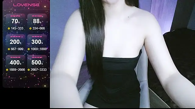 Snapshot of _Viviann_ chatting on 03.04.25  Viviann  online show from 03.04.25