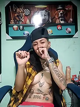 Snapshot of real_fenix chatting on 10.31.25 real fenix online show from 10.31.25