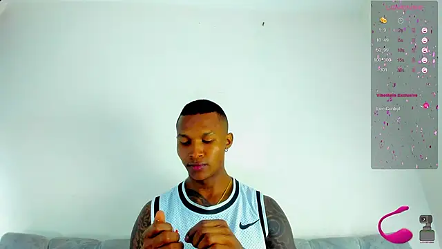 Snapshot of esteveen_ortegas_ chatting on 02.19.25 esteveen ortegas online show from 02.19.25