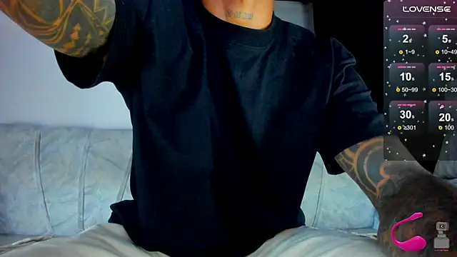 Snapshot of esteveen_ortegas_ chatting on 03.12.25 esteveen ortegas online show from 03.12.25