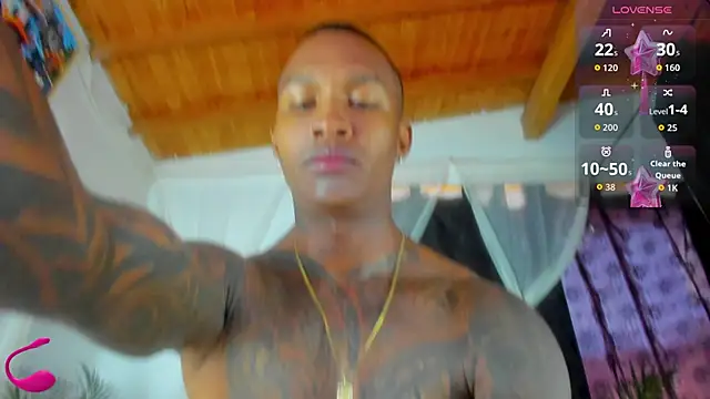 Snapshot of esteveen_ortegas_ chatting on 11.07.25 esteveen ortegas online show from 11.07.25