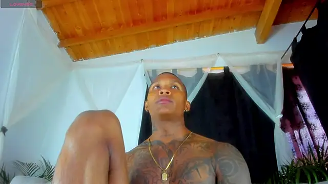 Snapshot of esteveen_ortegas_ chatting on 11.09.25 esteveen ortegas online show from 11.09.25