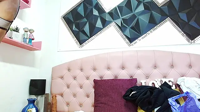 andrea safeira doll online show from 04.04.26