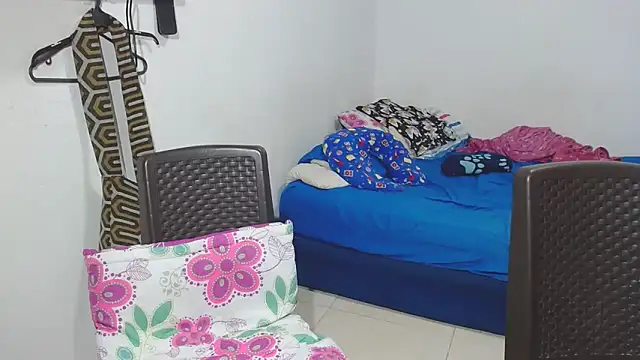 Snapshot of big_small_h0rny_ chatting on 03.08.25 big small h0rny online show from 03.08.25