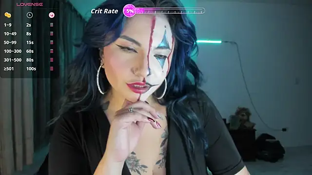 Snapshot of black_wiidow chatting on 10.25.25 black wiidow online show from 10.25.25