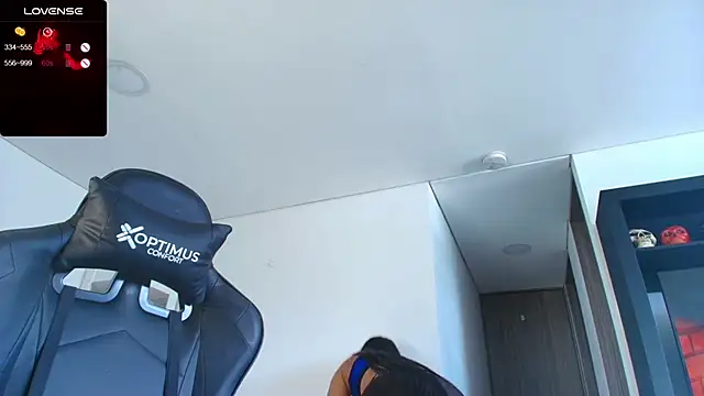 Snapshot of Pamela-fit chatting on 02.05.25 Pamela-fit online show from 02.05.25