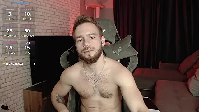 Snapshot of LeoPaulini chatting on 12.28.24 LeoPaulini online show from 12.28.24