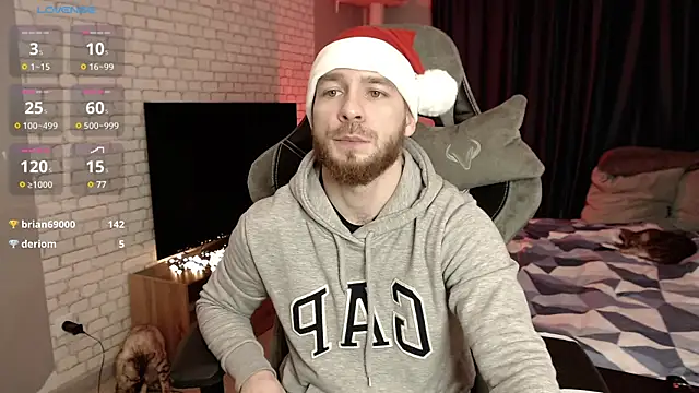 Snapshot of LeoPaulini chatting on 12.29.24 LeoPaulini online show from 12.29.24