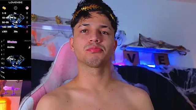 Snapshot of Issac_james_ chatting on 10.26.25 Issac james online show from 10.26.25