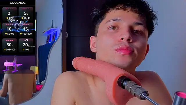 Snapshot of Issac_james_ chatting on 11.07.25 Issac james online show from 11.07.25