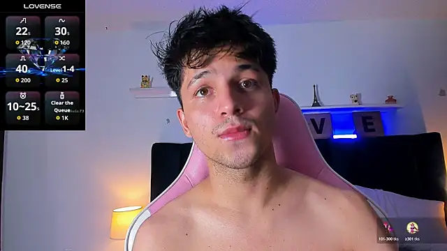 Snapshot of Issac_james_ chatting on 11.11.25 Issac james online show from 11.11.25