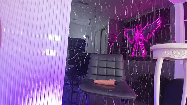 Snapshot of Mell_Saenz chatting on 01.11.25 Mell Saenz online show from 01.11.25