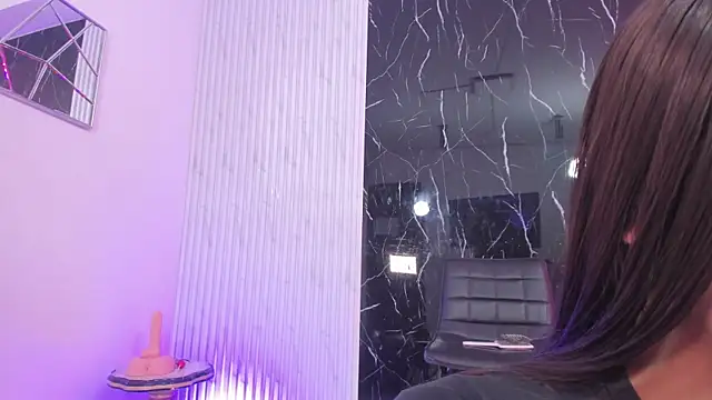 Snapshot of Mell_Saenz chatting on 01.24.25 Mell Saenz online show from 01.24.25