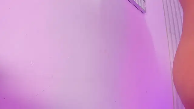 Snapshot of Mell_Saenz chatting on 02.22.25 Mell Saenz online show from 02.22.25