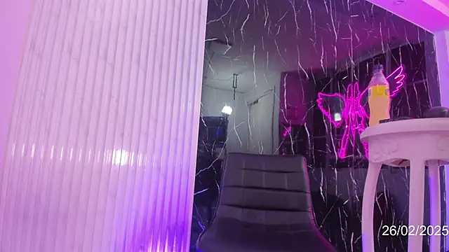 Snapshot of Mell_Saenz chatting on 02.26.25 Mell Saenz online show from 02.26.25