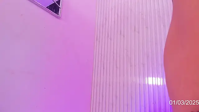 Snapshot of Mell_Saenz chatting on 03.01.25 Mell Saenz online show from 03.01.25