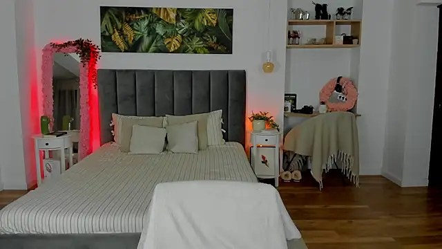 Snapshot of Fancy_Jenn chatting on 11.21.25 Fancy Jenn online show from 11.21.25