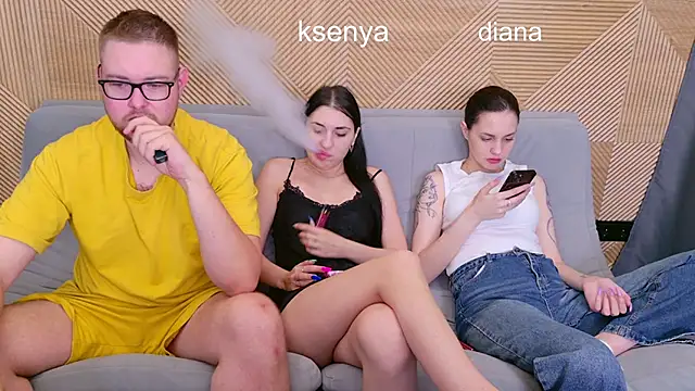 Snapshot of Ksenny chatting on 06.21.26 Ksenny online show from 06.21.26