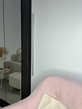 Snapshot of victoirenextdoor chatting on 02.28.25 victoirenextdoor online show from 02.28.25