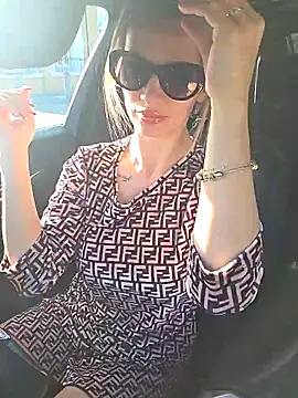 Snapshot of SweetMonicaUK chatting on 11.04.25 SweetMonicaUK online show from 11.04.25