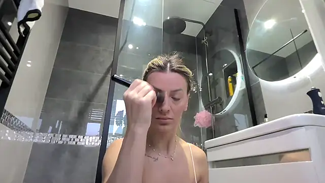 Snapshot of SweetMonicaUK chatting on 12.03.25 SweetMonicaUK online show from 12.03.25