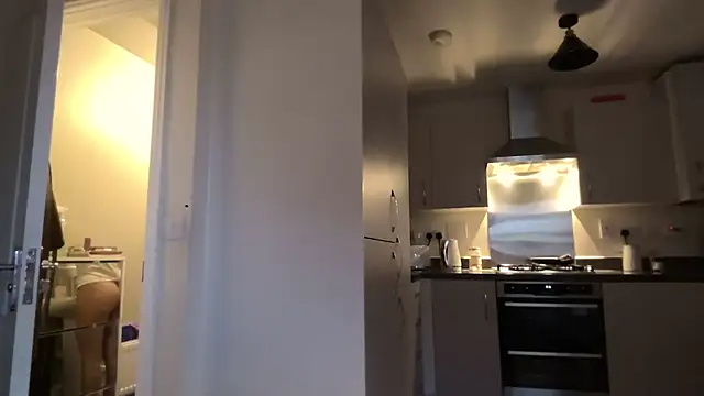 Snapshot of SweetMonicaUK chatting on 12.04.25 SweetMonicaUK online show from 12.04.25