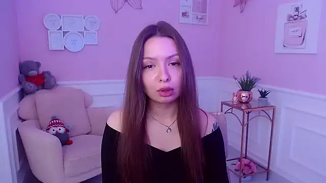 LucySkilar online show from 01.26.25