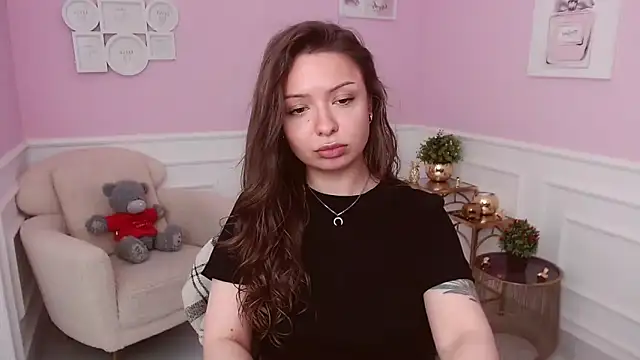 Snapshot of LucySkilar chatting on 05.12.26 LucySkilar online show from 05.12.26