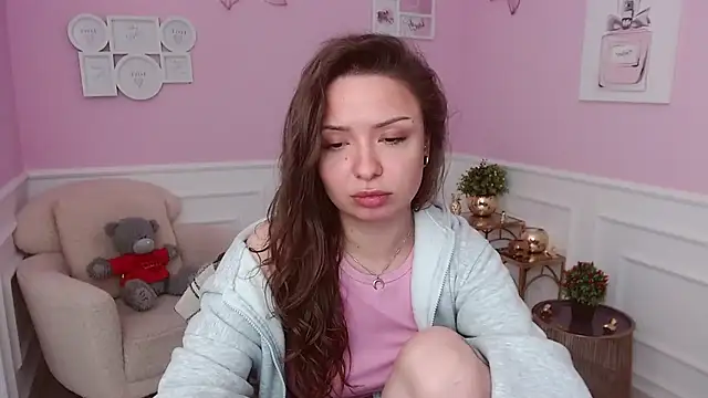 Snapshot of LucySkilar chatting on 05.15.26 LucySkilar online show from 05.15.26