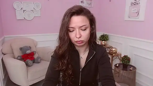 Snapshot of LucySkilar chatting on 05.21.26 LucySkilar online show from 05.21.26