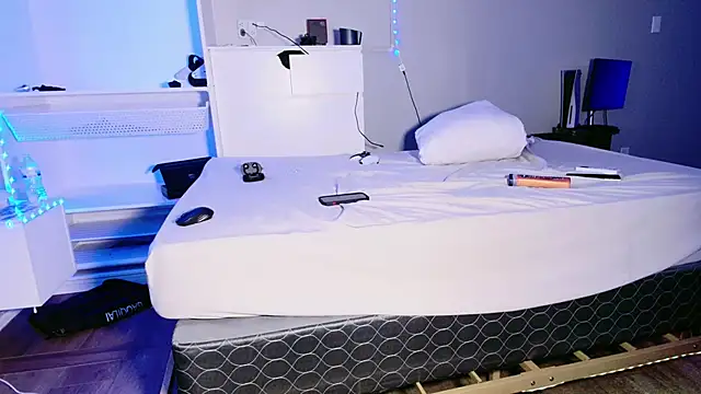 Snapshot of THICKwithDICKK chatting on 03.10.25 THICKwithDICKK online show from 03.10.25