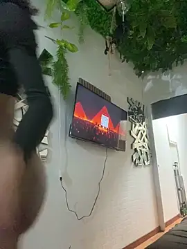 tamarabigass1 online show from 11.18.25