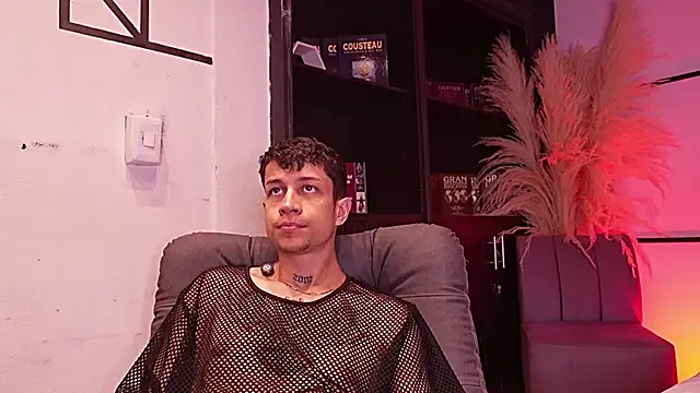 Snapshot of AgarEvans chatting on 04.02.26 AgarEvans online show from 04.02.26
