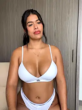 Snapshot of MelissaWaltton chatting on 11.28.25 MelissaWaltton online show from 11.28.25