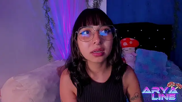 Snapshot of arysUwU chatting on 01.10.25 arysUwU online show from 01.10.25