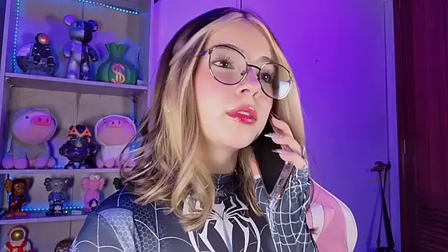 Snapshot of EmilyMiller_ chatting on 09.09.25 EmilyMiller online show from 09.09.25