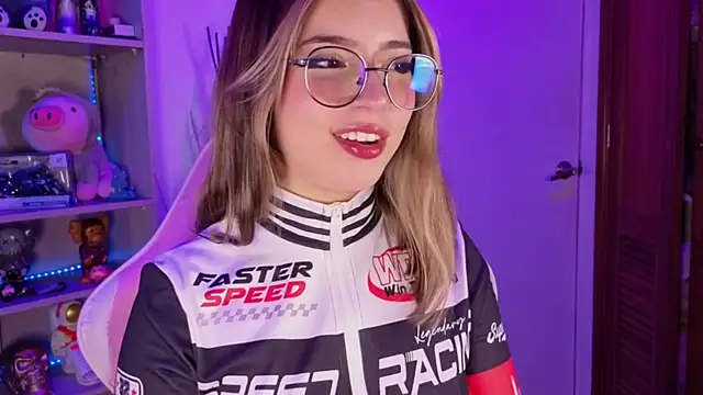 EmilyMiller  online show from 04.16.26