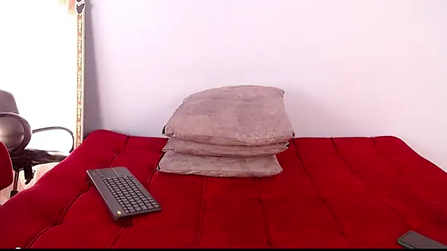 Snapshot of Tamararios chatting on 03.05.25 Tamararios online show from 03.05.25