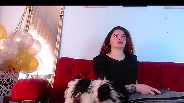 Snapshot of Tamararios chatting on 11.19.25 Tamararios online show from 11.19.25