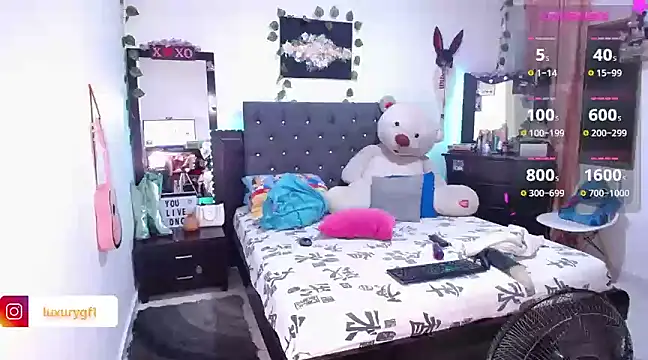 Pocahontaslovex online show from 01.26.25