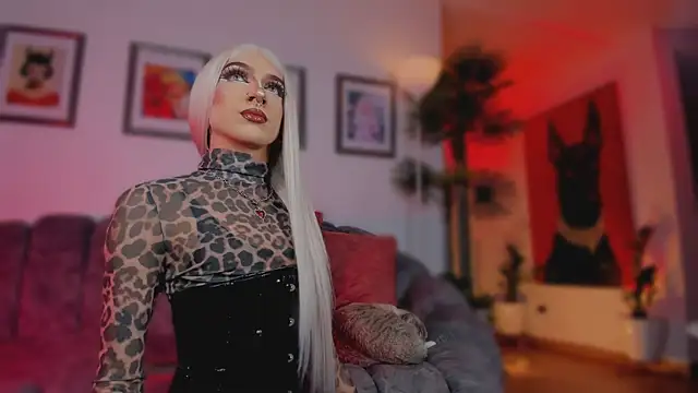 Taylor  foxxx online show from 07.04.26