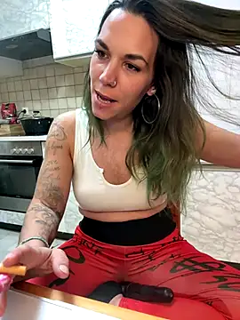 Lady Knaller online show from 11.06.25