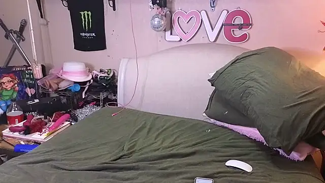 Snapshot of Blakelytgirl chatting on 01.29.25 Blakelytgirl online show from 01.29.25