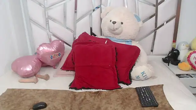 Snapshot of celestesouzalatin chatting on 09.28.25 celestesouzalatin online show from 09.28.25