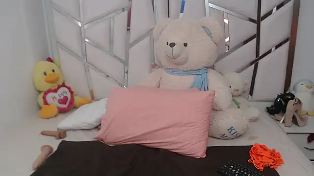 Snapshot of celestesouzalatin chatting on 10.09.25 celestesouzalatin online show from 10.09.25