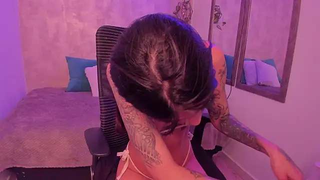 Snapshot of ChloeAddamss chatting on 02.04.25 ChloeAddamss online show from 02.04.25