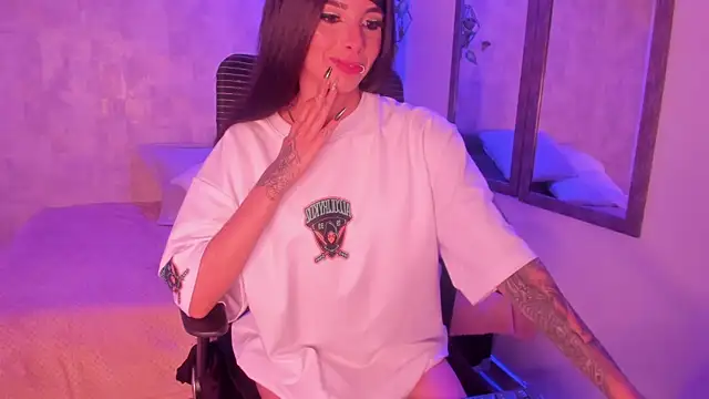 Snapshot of ChloeAddamss chatting on 03.18.25 ChloeAddamss online show from 03.18.25