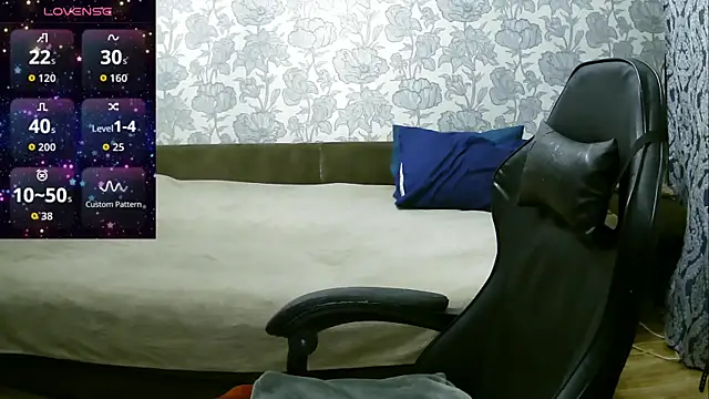 Snapshot of Sabrina_Poison chatting on 11.13.25 Sabrina Poison online show from 11.13.25